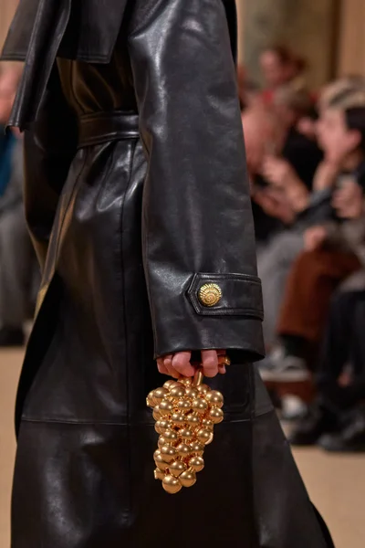 Look 7